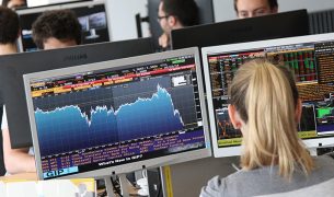 finance metiers 305x180 - Corporate Finance